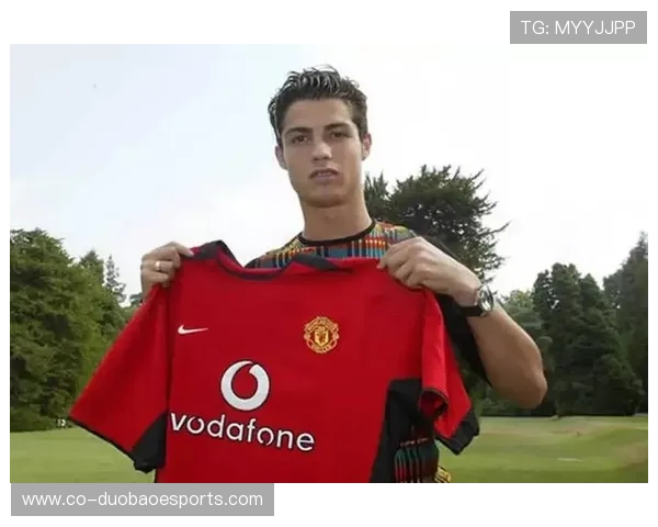 足球历史上五大离开球场的传奇球星 他们的离去如何改变了足坛格局